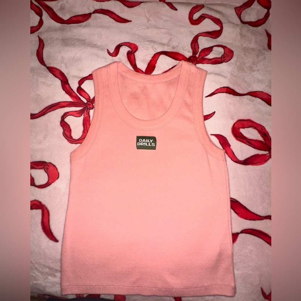 daily drills logo ribbed tank dusty rose